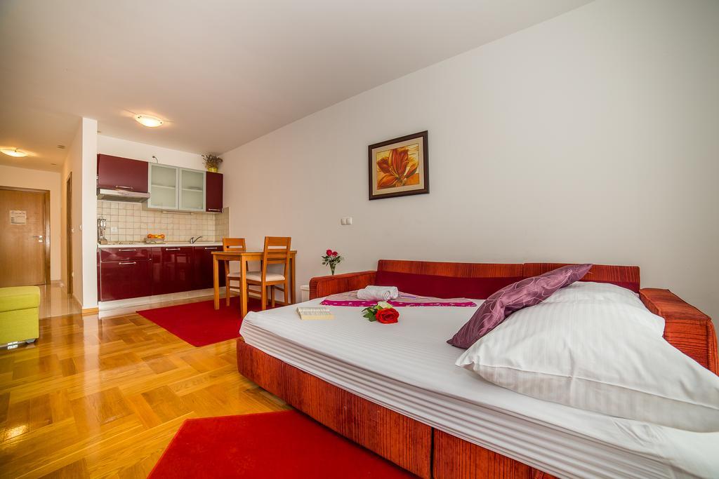 Apartments Kristina Makarska Eksteriør billede